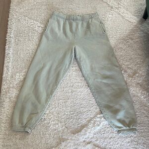 Mint green aritzia, TNA sweatpants